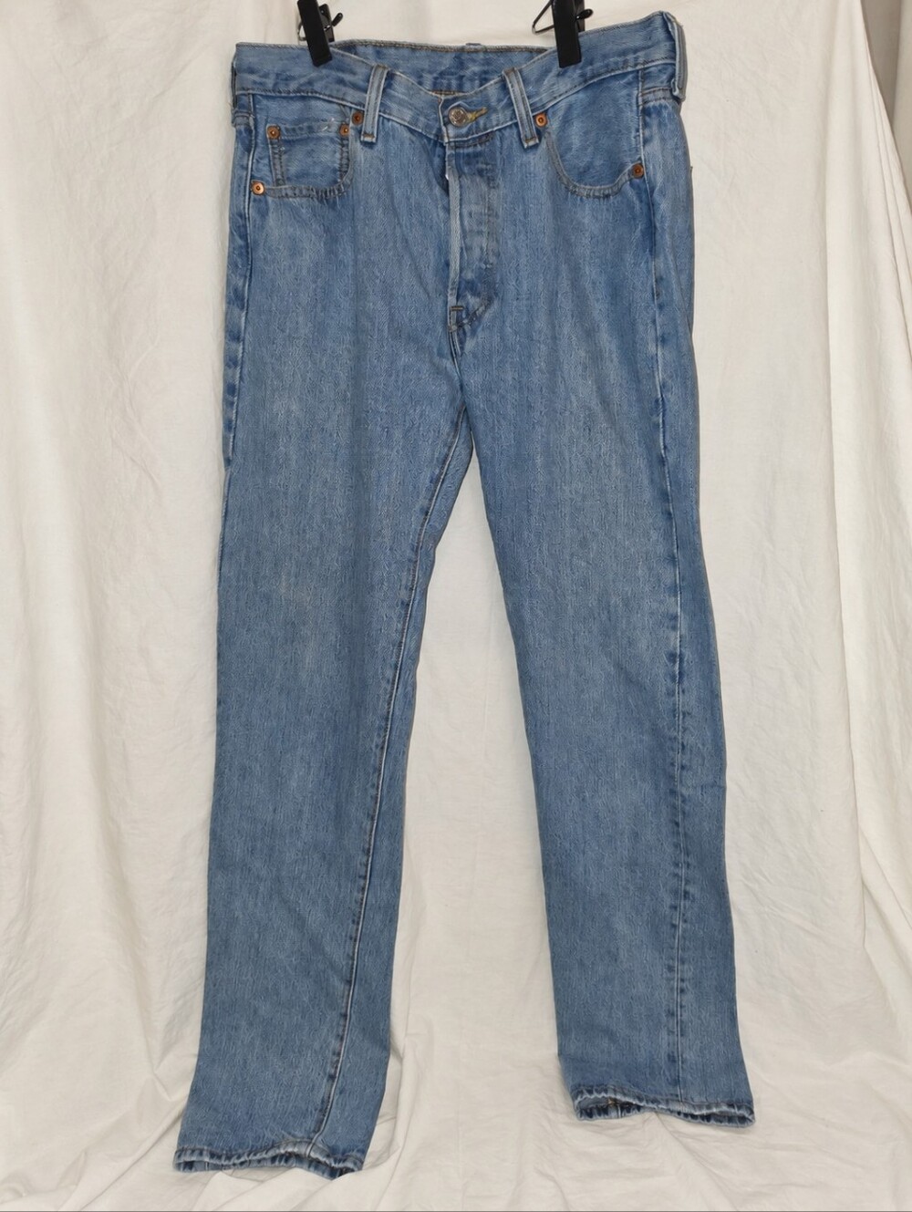 Levi’s 501 Jeans Men’s 30x34 Light Wash Blue Button Fly Straight Leg CottonClass